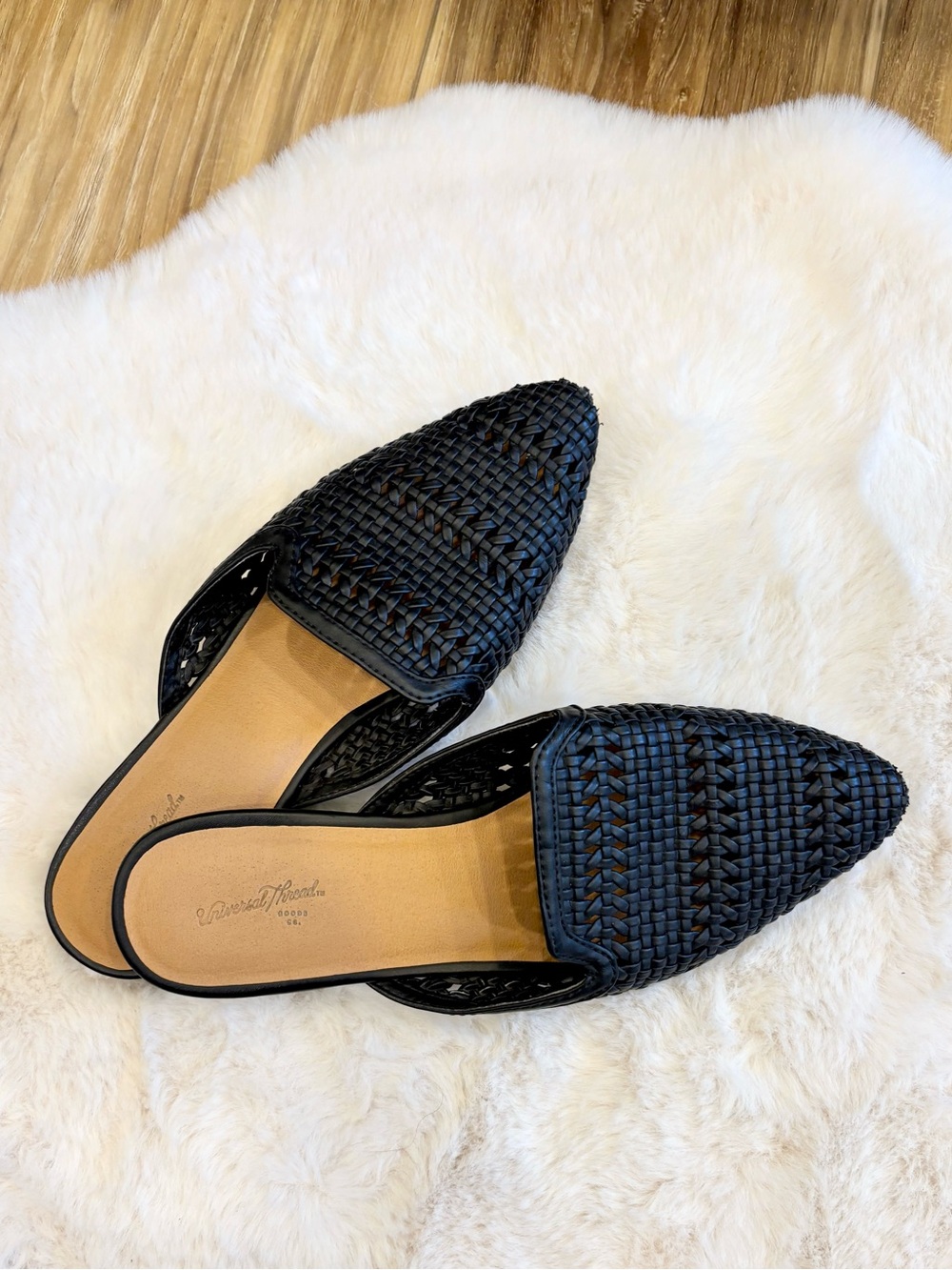Universal Thread Black Slip On Pointed Toe Mules